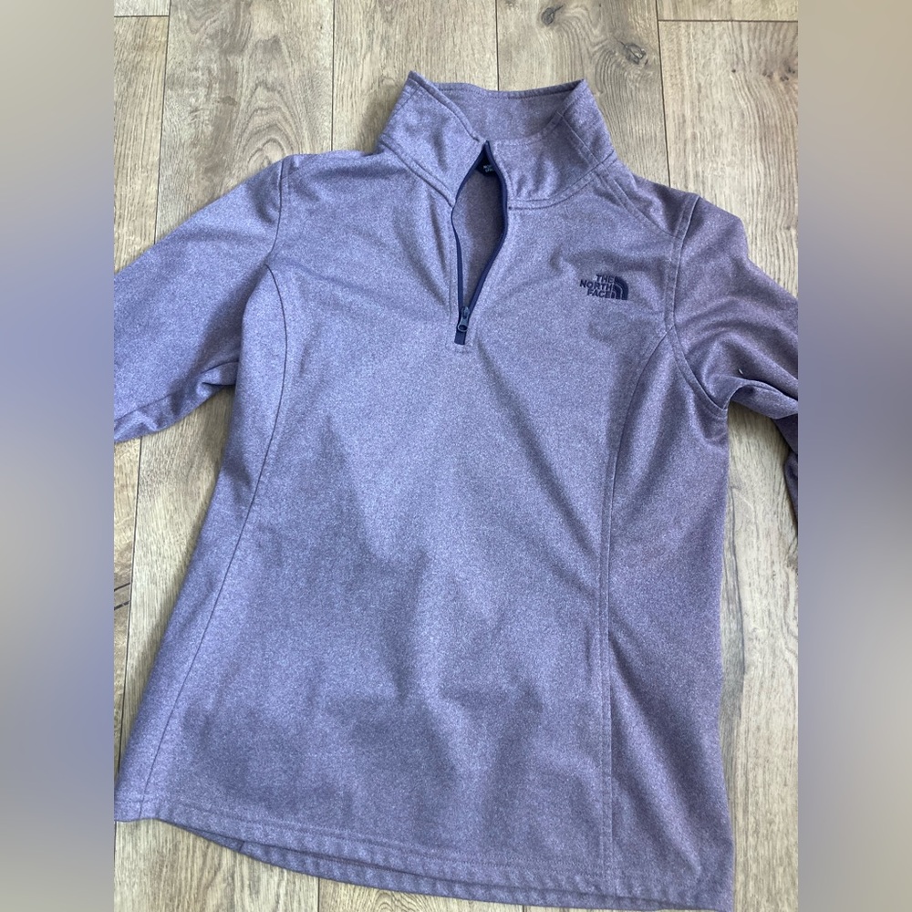 North Face Pull Over